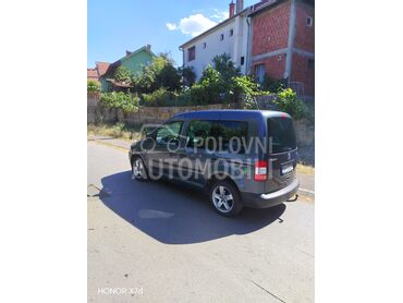 Volkswagen Caddy 1.9 tdi (može zamena), 4.100 €, 2005. Monovolumen (MiniVan), Dizel | 1896 cm3, 280.000 km, 77kW (105 KS), Manuelni 5 brzina, 4/5 vrata, 5 sedišta, Kruševac