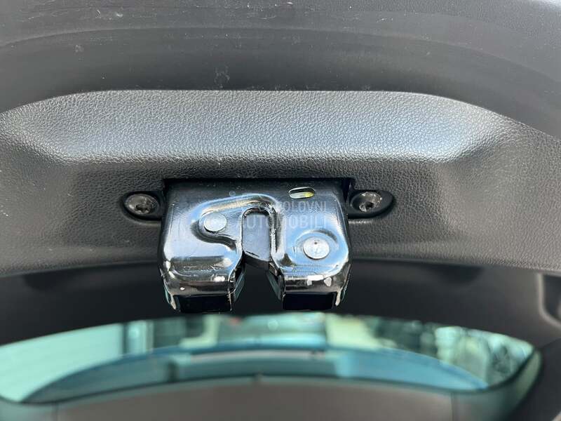 Brava za gepek vrata 4 za Renault Megane od 2015. do 2020. god.