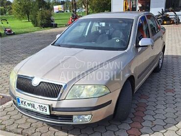 Škoda Octavia, 950 €, 2004. Hečbek, Benzin | 1595 cm3, 200.000 km, 75kW (102 KS), Manuelni 5 brzina, 4/5 vrata, 5 sedišta, Kragujevac