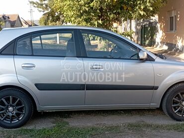 Kia Rio, 3.600 €, 2008. Hečbek, Benzin | 1399 cm3, 87.000 km, 71kW (97 KS), Manuelni 5 brzina, 4/5 vrata, 4 sedišta, Novi Sad