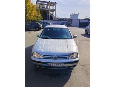 Volkswagen Golf 4 1.6 fsi, 1.650 €, 2002. Hečbek, Benzin | 1598 cm3, 250.000 km, 81kW (110 KS), Manuelni 5 brzina, 2/3 vrata, 5 sedišta, Beograd