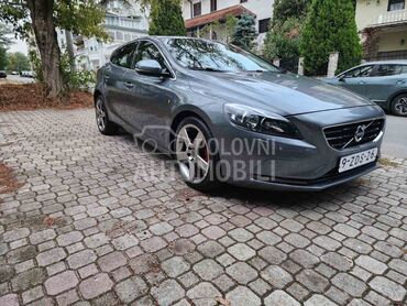 Volvo V40, 6.900 €, 2014. Hečbek, Dizel | 1560 cm3, 217.000 km, 84kW (114 KS), Manuelni 6 brzina, 4/5 vrata, 5 sedišta, Beograd