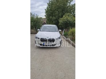 BMW 218 218, 22.000 €, 2022. Monovolumen (MiniVan), Dizel | 1995 cm3, 130.000 km, 110kW (150 KS), Automatski / poluautomatski, 4/5 vrata, 5 sedišta, Beograd