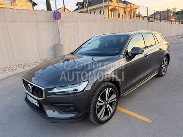 Volvo V60 Cross Country V60, Po dogovoru, 2023. Karavan, Dizel | 1969 cm3, 35.000 km, 145kW (197 KS), Automatski / poluautomatski, 4/5 vrata, 5 sedišta, Smederevska Palanka