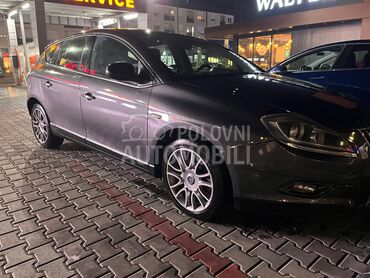 Lancia Delta 2.0 mjt argento, 3.700 €, 2010. Hečbek, Dizel | 1956 cm3, 292.061 km, 121kW (165 KS), Manuelni 6 brzina, 4/5 vrata, 5 sedišta, Kruševac