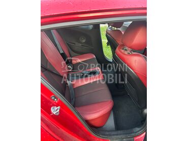 Hyundai Veloster, Po dogovoru, 2011. Hečbek, Benzin | 1600 cm3, 215.000 km, 103kW (140 KS), Manuelni 6 brzina, 2/3 vrata, 5 sedišta, Kraljevo