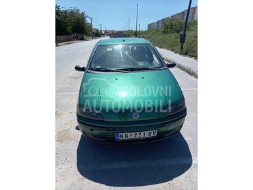 Fiat Punto, 500 €, 2002. Hečbek, Benzin | 1242 cm3, 235.480 km, 59kW (80 KS), Manuelni 5 brzina, 4/5 vrata, 5 sedišta, Kragujevac