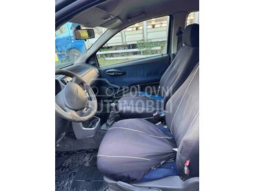 Fiat Punto, 400 €, 2002. Hečbek, Benzin | 1242 cm3, 203.568 km, 44kW (60 KS), Manuelni 5 brzina, 2/3 vrata, 5 sedišta, Donja Livadica