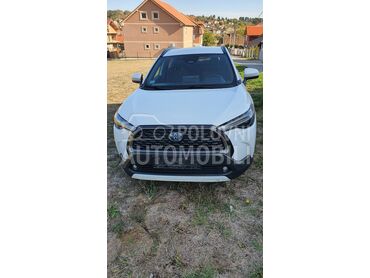 Toyota Corolla Cross 2.0 HEV (može zamena)