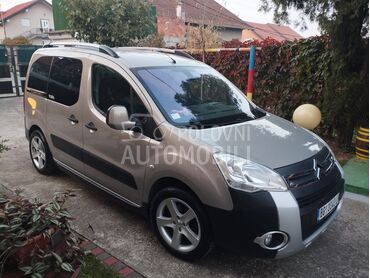 Citroen Berlingo 1.6hdi XTR, 5.800 €, 2012. Monovolumen (MiniVan), Dizel | 1560 cm3, 252.000 km, 68kW (92 KS), Manuelni 5 brzina, 4/5 vrata, 5 sedišta, Beograd