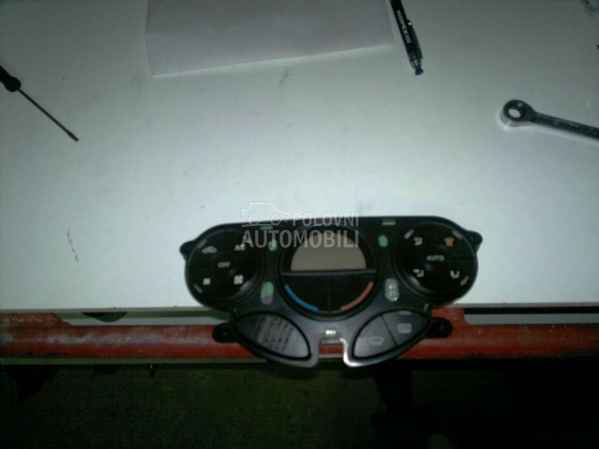 Prekidac klime za Ford Focus od 1998. do 2004. god.