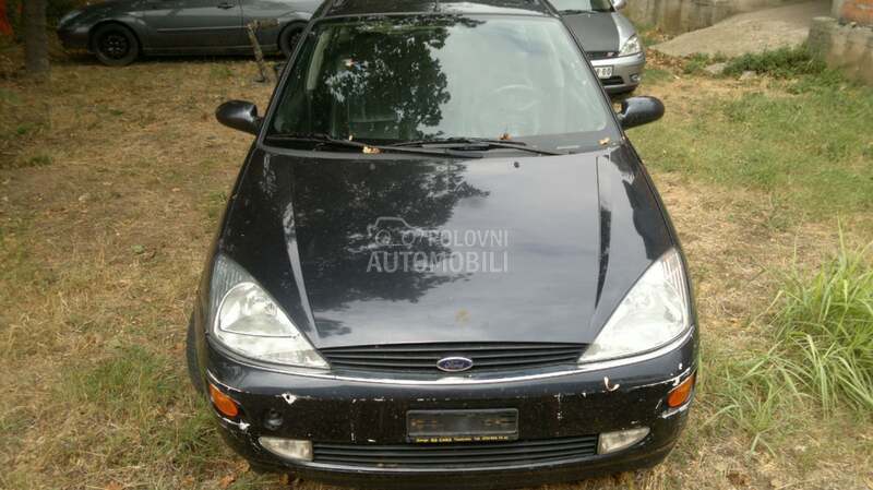 Ford Focus 2000. god. - kompletan auto u delovima