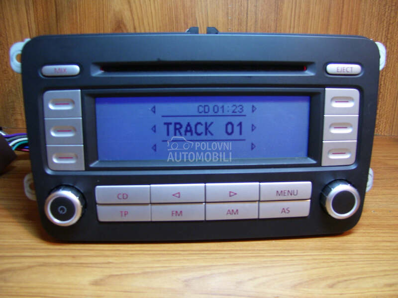 Fabricki cd plajer za Volkswagen Golf 5, Passat B6