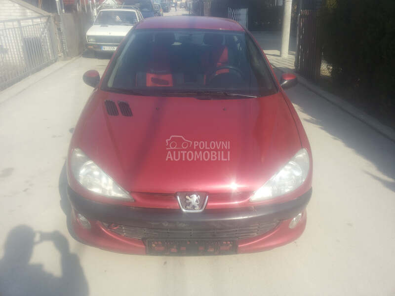 Delovi za Peugeot 206 1,4 i 2001. god.