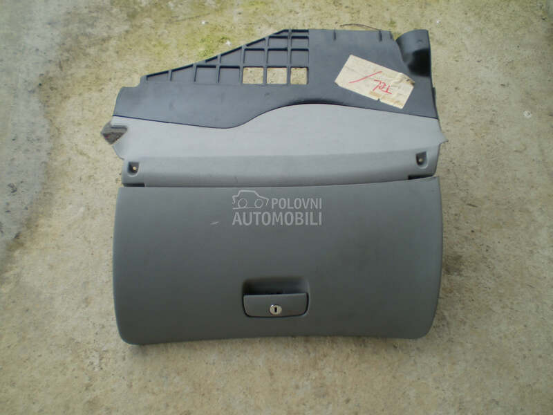 Kaseta ispred suvozaca za Volkswagen Passat B5, Passat B5.5