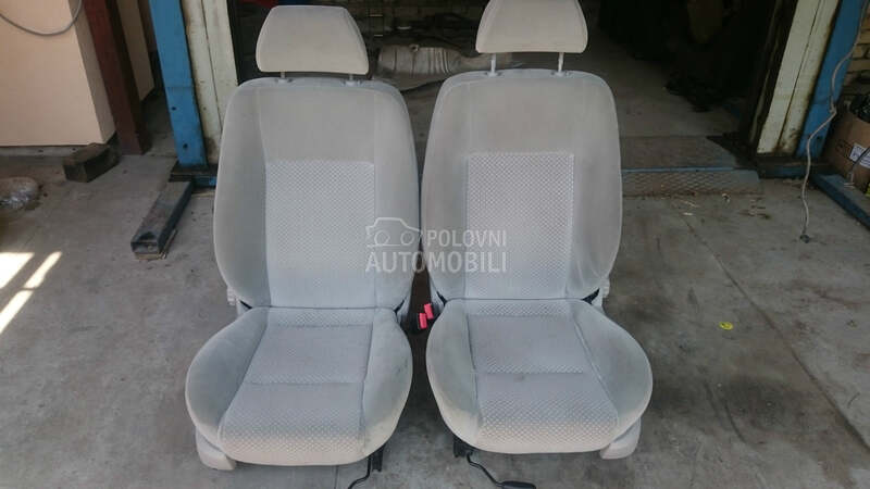 Sedista za Ford Mondeo