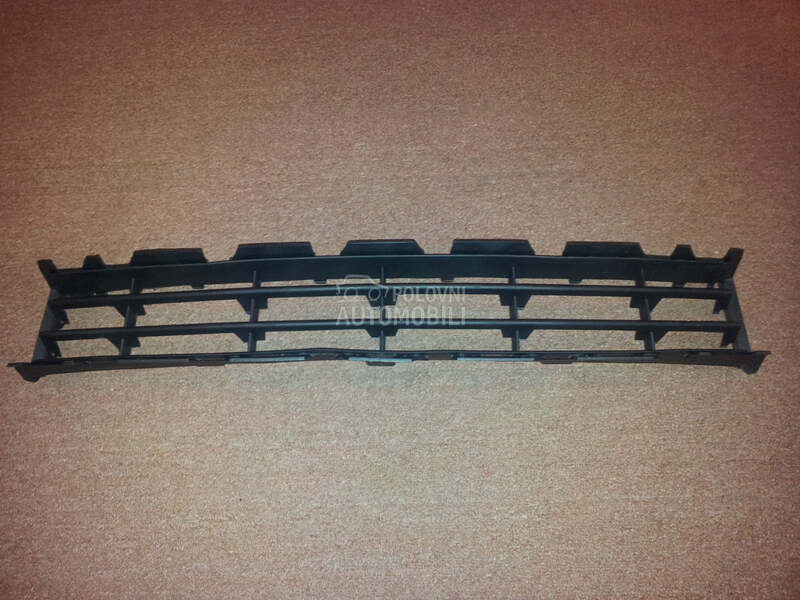 Centralna resetka za Renault Megane od 2002. do 2005. god.