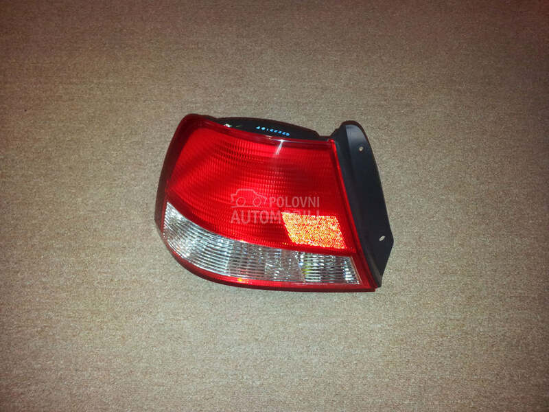 Stop svetlo za Hyundai Accent od 1999. do 2002. god.