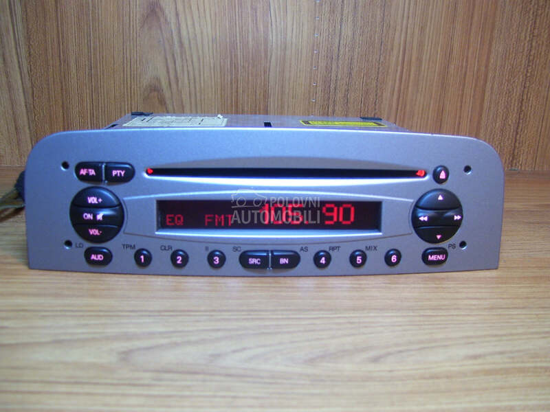 Fabricki cd radio za Alfa Romeo 147