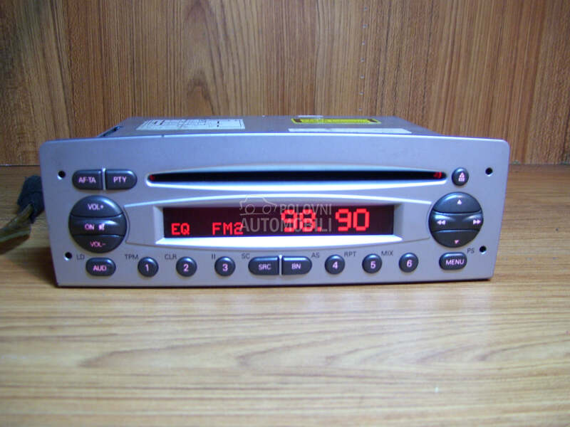 Fabricki cd radio za Alfa Romeo 156