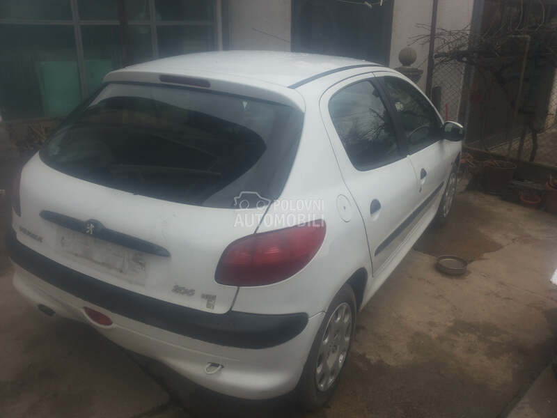 Delovi za Peugeot 206