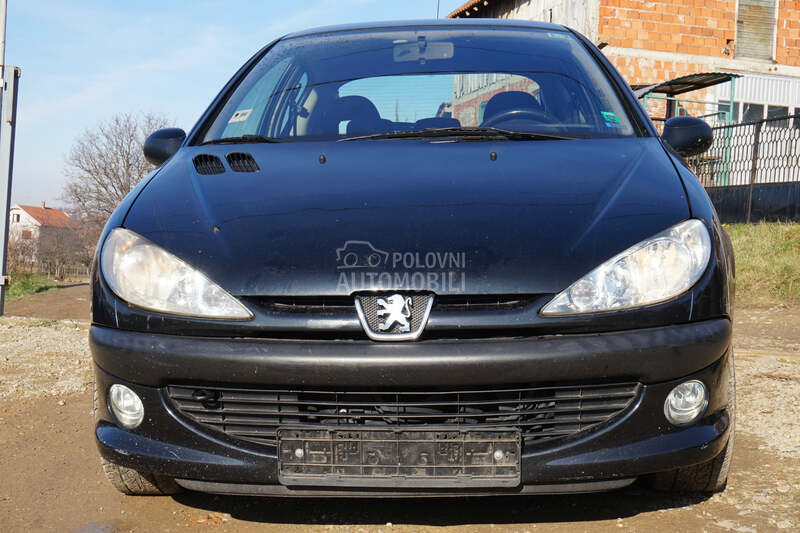 Peugeot 206 - kompletan auto u delovima