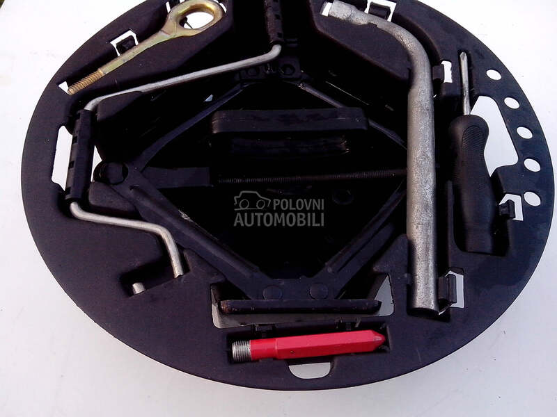 Komplet rezervnog tocka za Alfa Romeo 145, 146, 147 ...