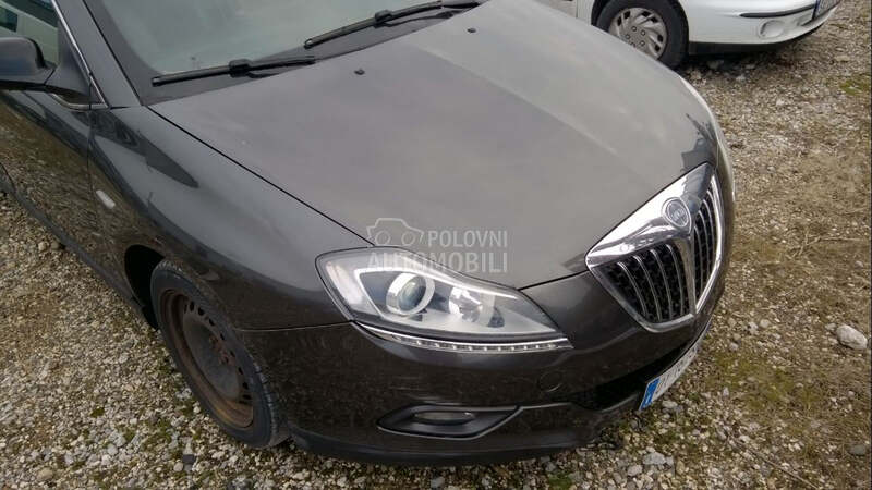 Lancia Delta - kompletan auto u delovima