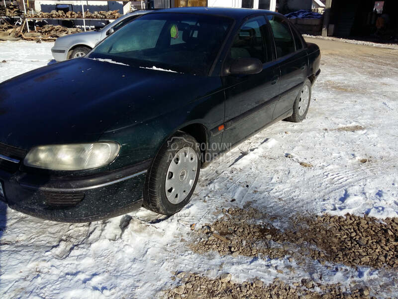 Opel Omega - kompletan auto u delovima