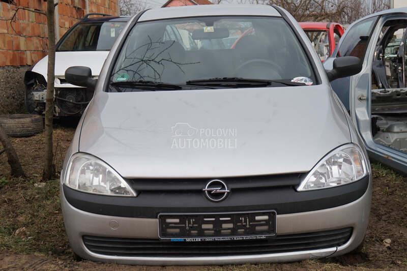 Opel Corsa C - kompletan auto u delovima