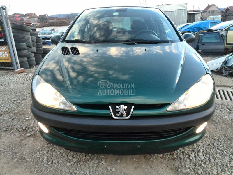 Peugeot 206 - kompletan auto u delovima