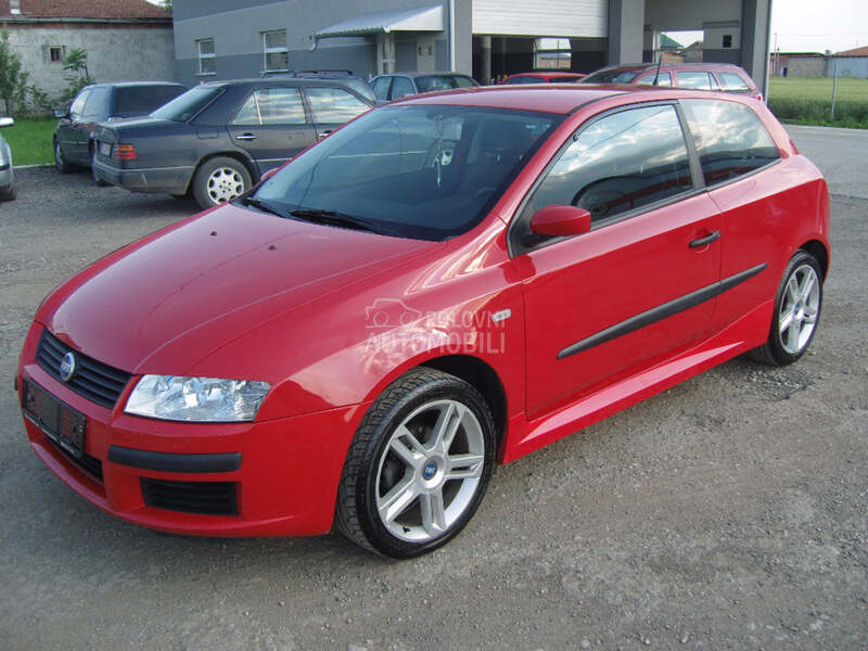 Fiat Stilo - kompletan auto u delovima