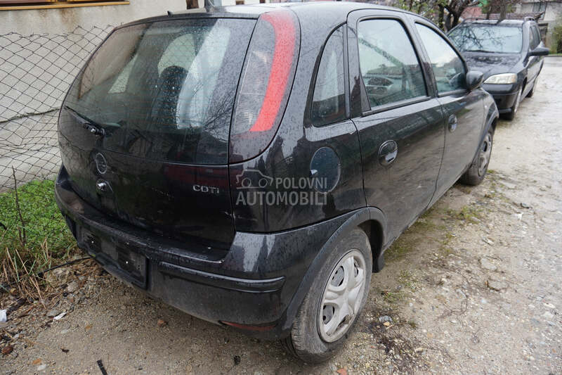 Opel Corsa C - kompletan auto u delovima