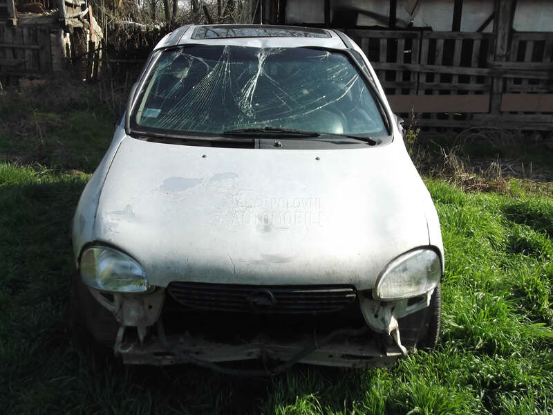 Opel Corsa B - kompletan auto u delovima