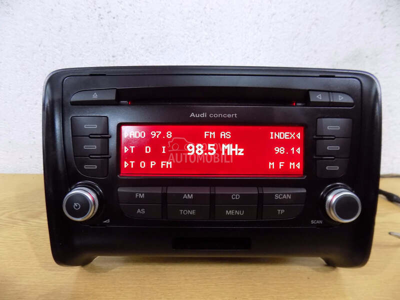 Fabricki cd plajer za Audi TT