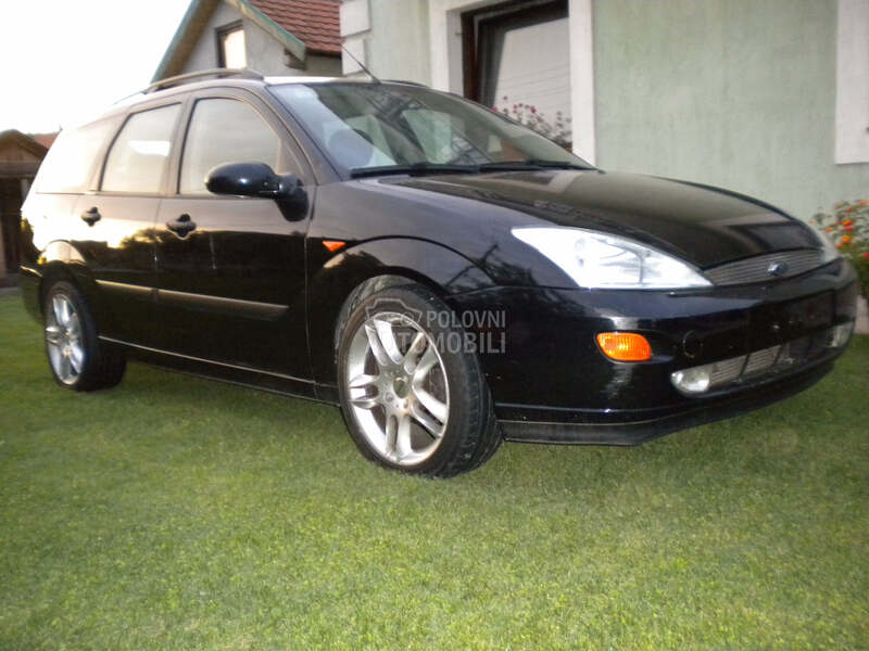 Ford Focus - kompletan auto u delovima