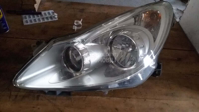 Levi far za Opel Corsa D