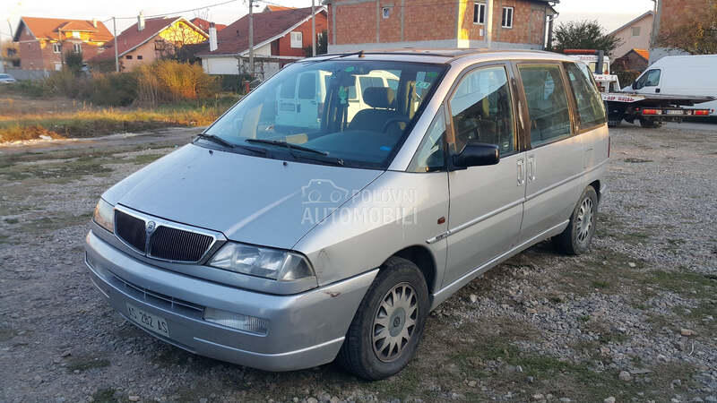 Lancia Zeta - kompletan auto u delovima