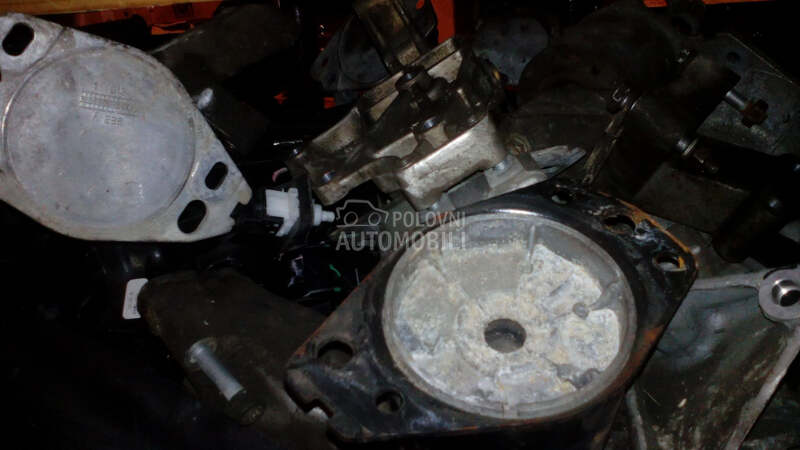 Nosac motora za Alfa Romeo 147