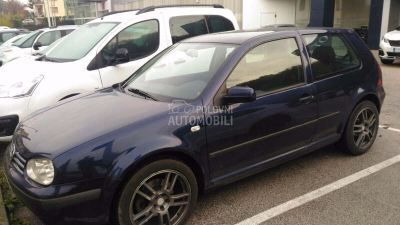 Volkswagen Golf 4 - kompletan auto u delovima