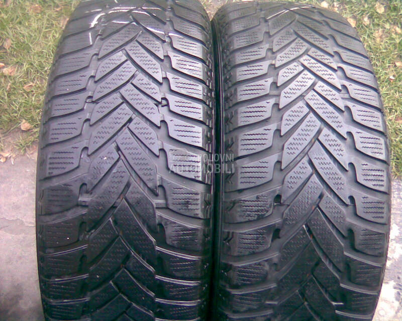 Dunlop 215/60 R17 Zimska