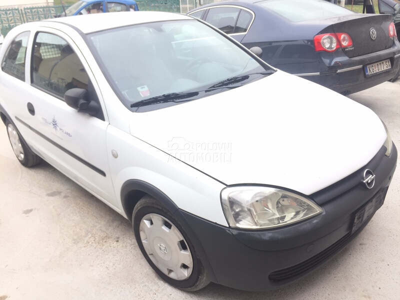 Opel Corsa C - kompletan auto u delovima