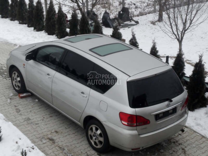 Delovi za Toyota Avensis