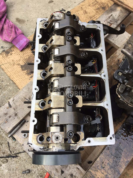 Glava motora za Volkswagen Passat B6
