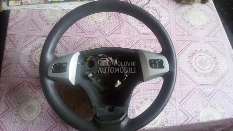 Volan sa komandama za Opel Corsa D
