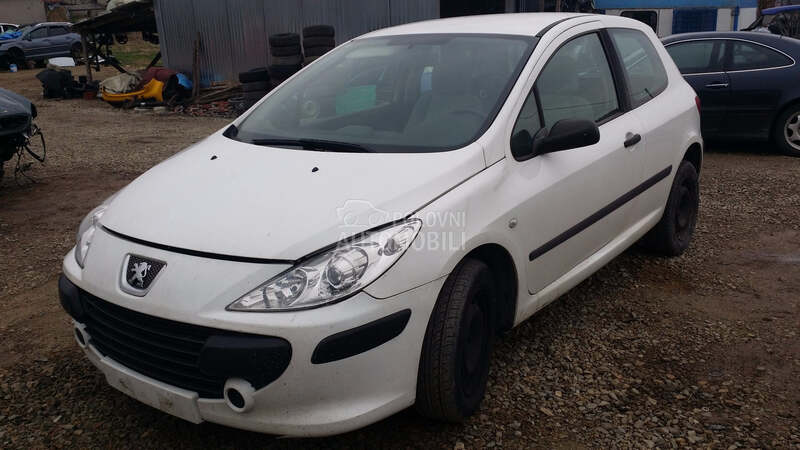 Peugeot 307 - kompletan auto u delovima