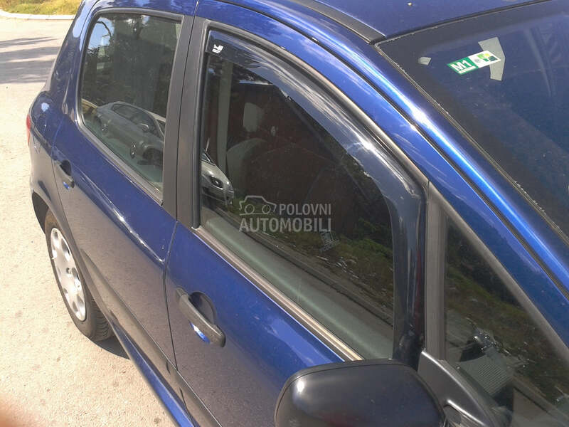 Bocni vetrobrani Pezo 307 za Peugeot 307